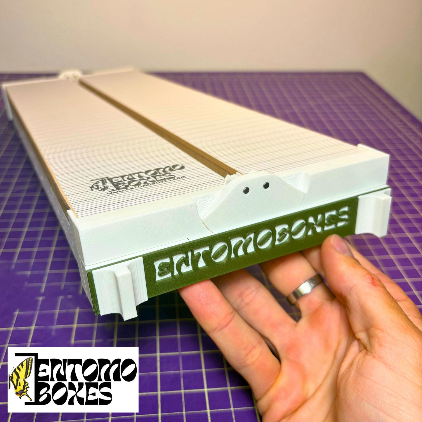 angle-adjustable pinning board
