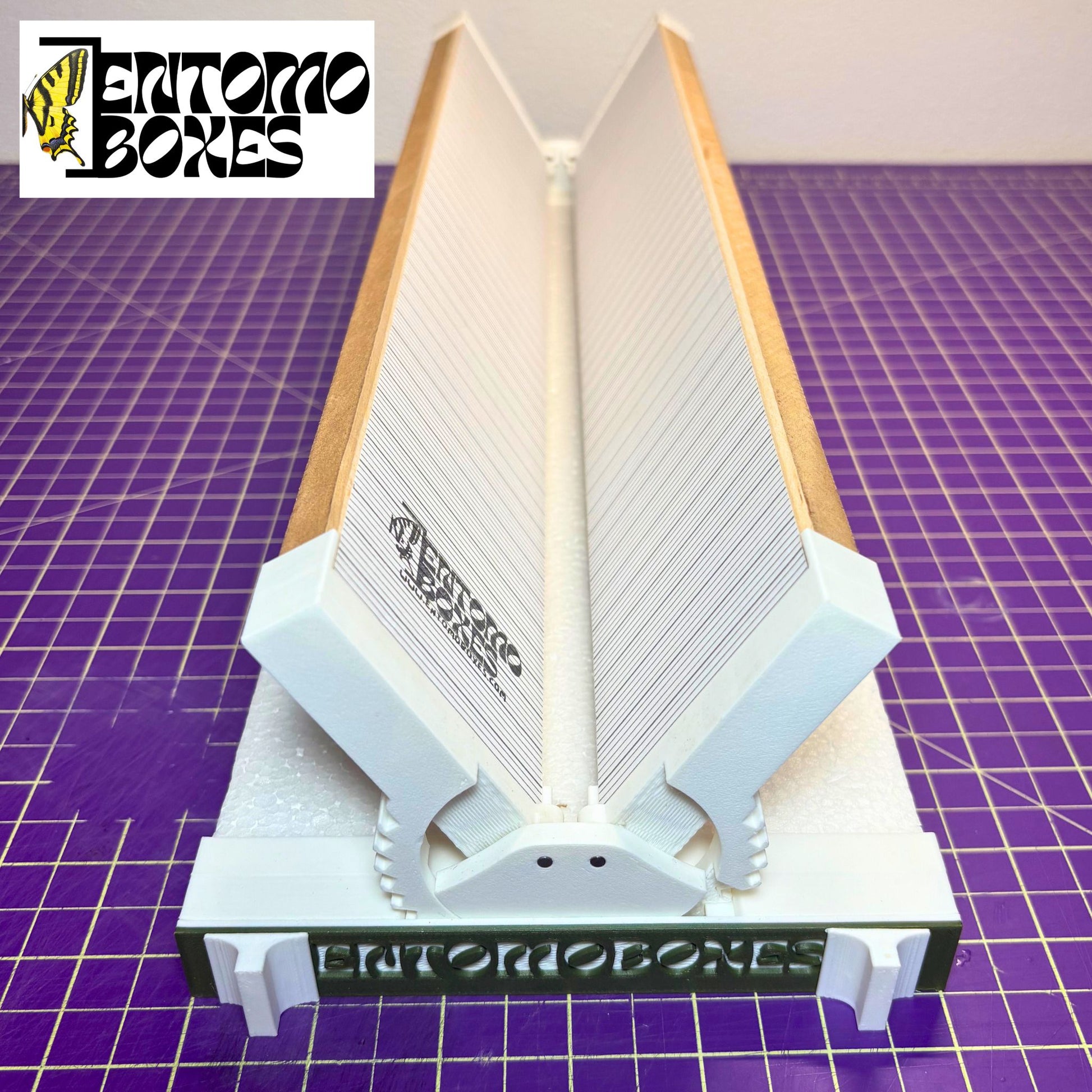 angle adjustable spreading board