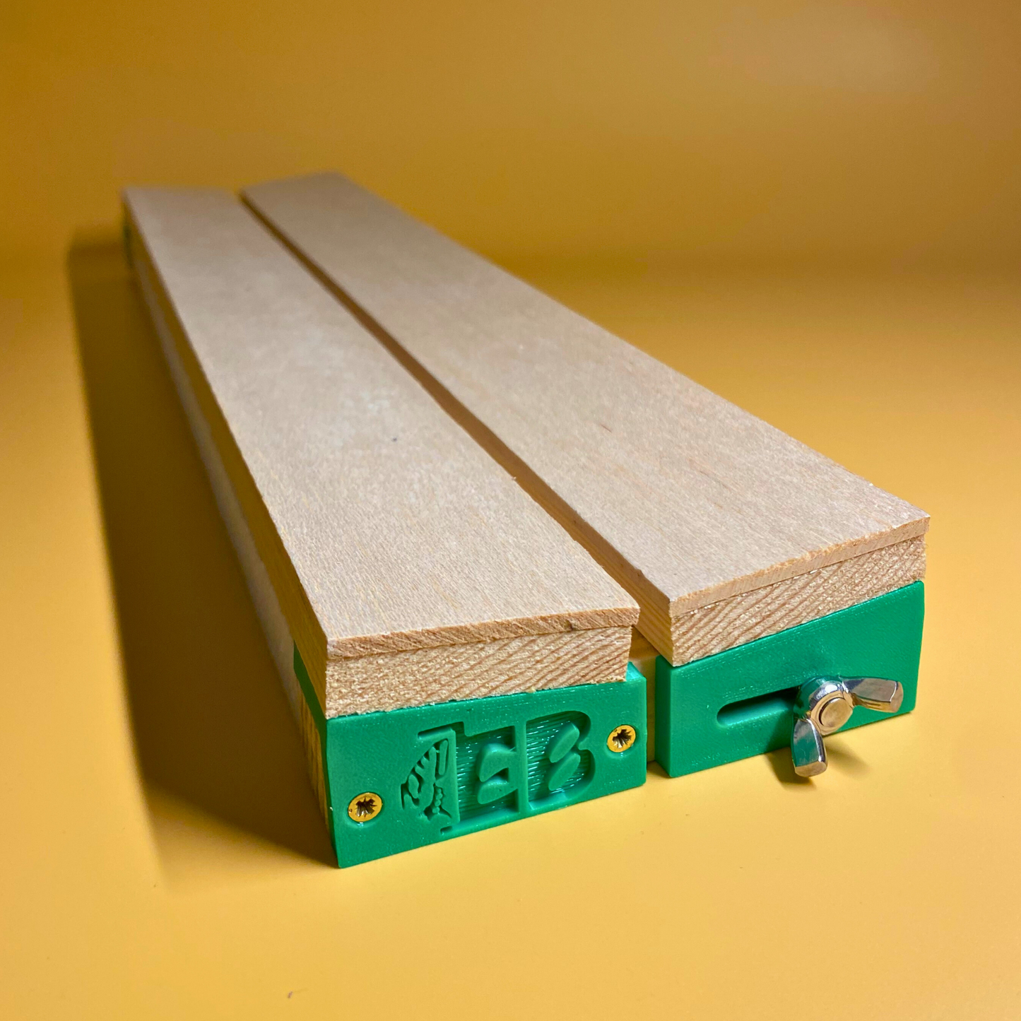 adjustable spreading board
